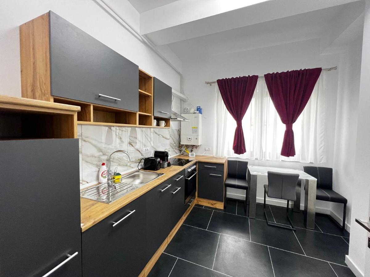 Luxury Cozy Apartments - City Center Suceava Eksteriør bilde