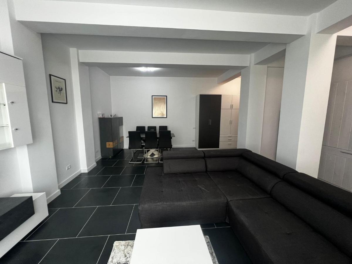 Luxury Cozy Apartments - City Center Suceava Eksteriør bilde