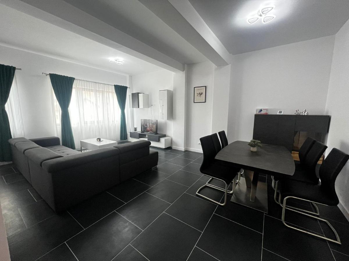 Luxury Cozy Apartments - City Center Suceava Eksteriør bilde