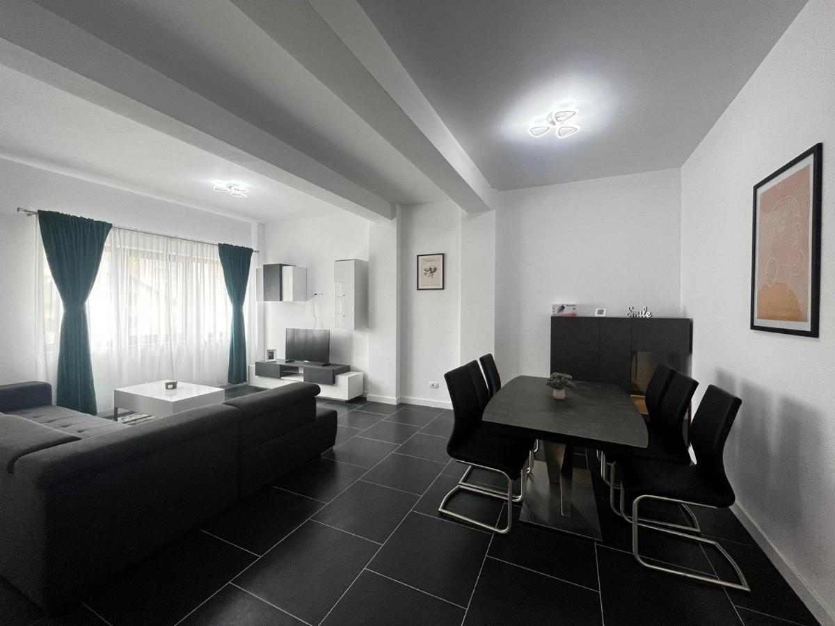 Luxury Cozy Apartments - City Center Suceava Eksteriør bilde