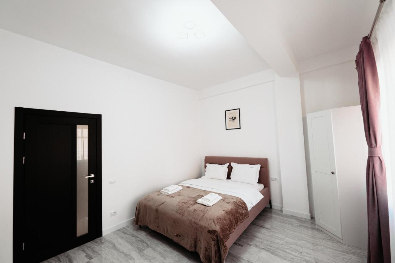 Luxury Cozy Apartments - City Center Suceava Eksteriør bilde