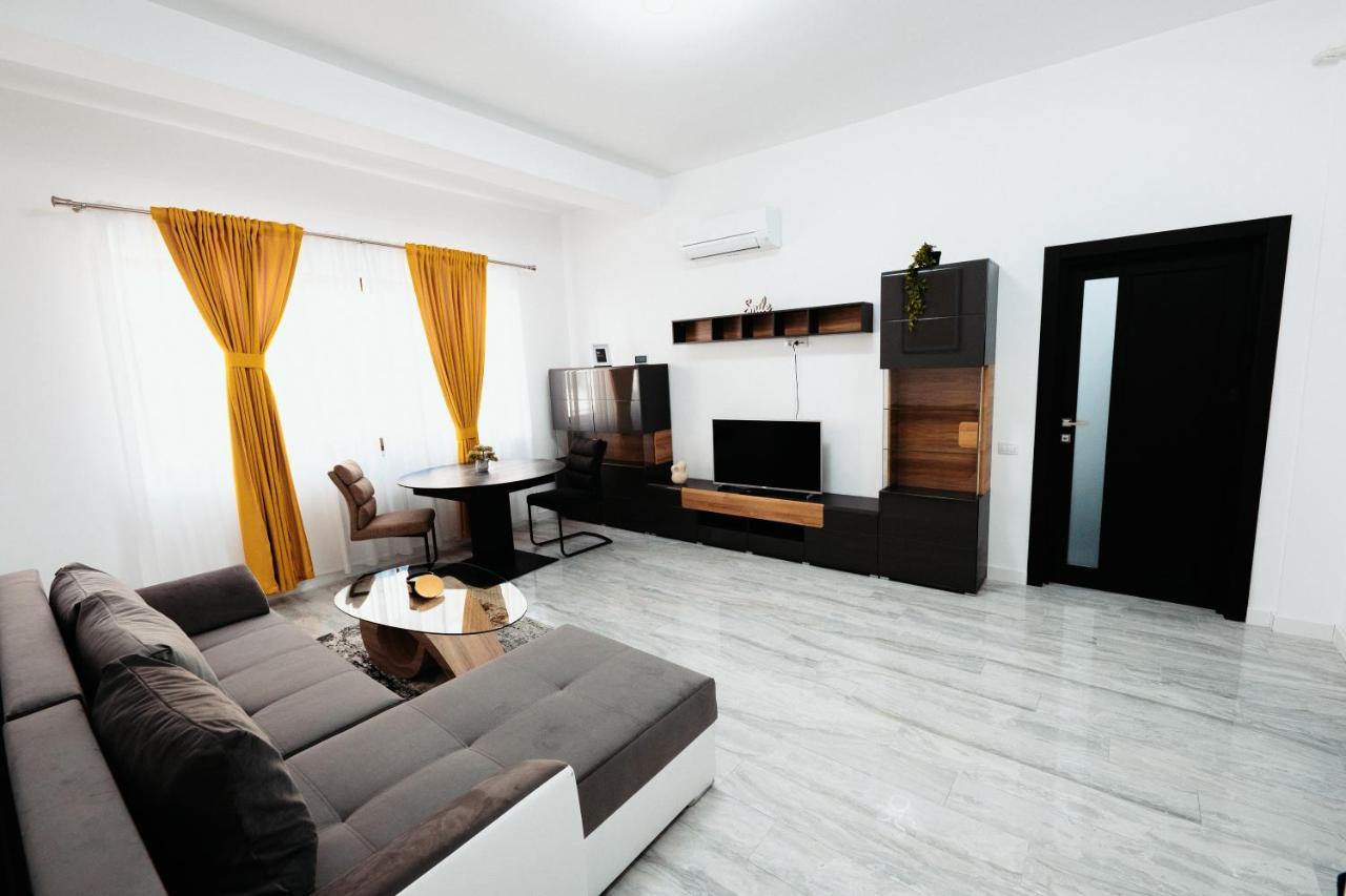 Luxury Cozy Apartments - City Center Suceava Eksteriør bilde
