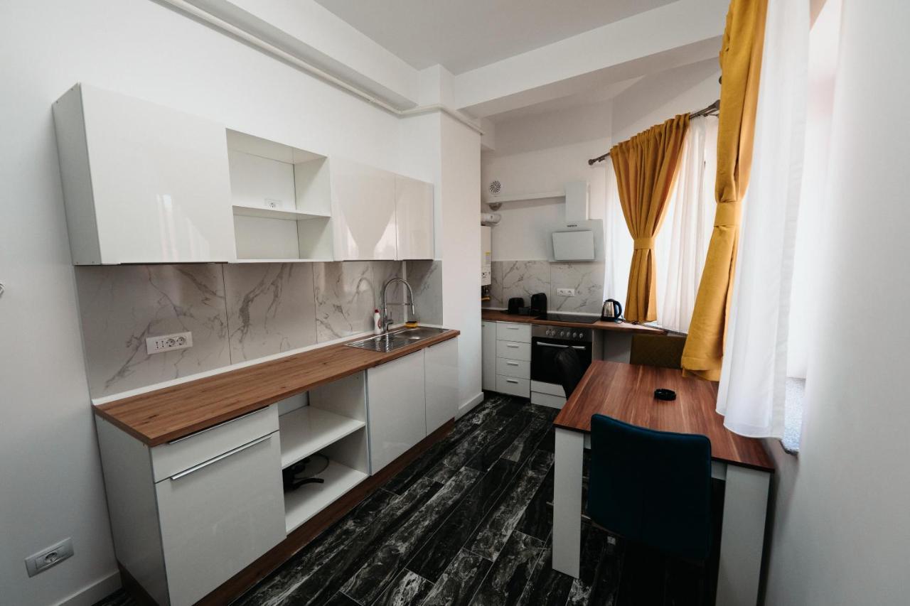Luxury Cozy Apartments - City Center Suceava Eksteriør bilde