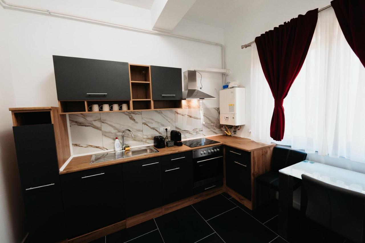 Luxury Cozy Apartments - City Center Suceava Eksteriør bilde