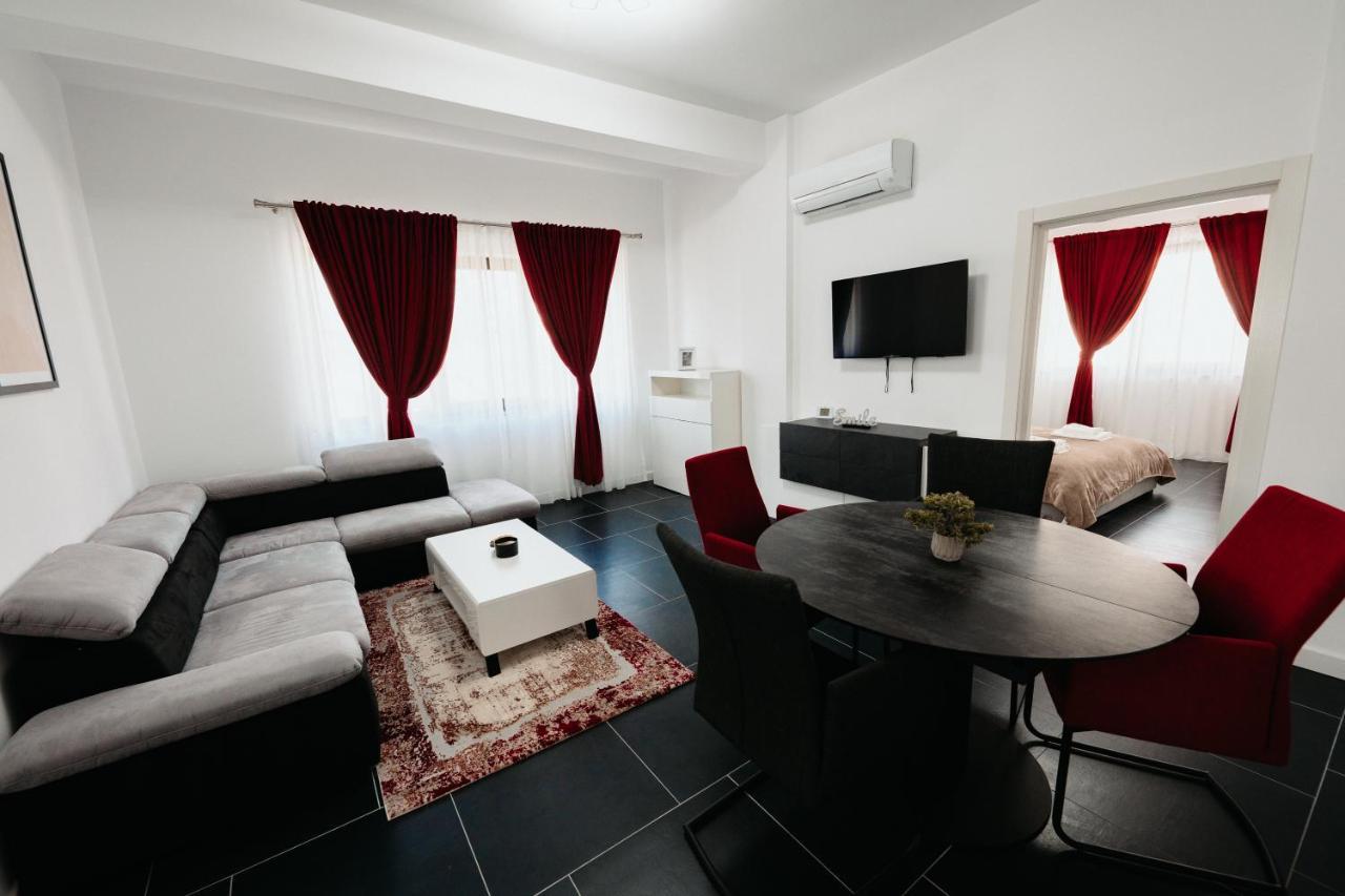 Luxury Cozy Apartments - City Center Suceava Eksteriør bilde
