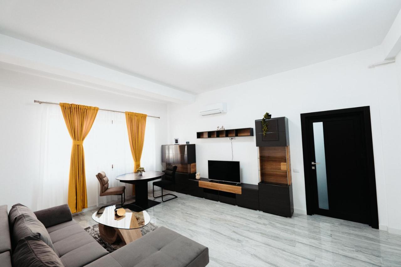 Luxury Cozy Apartments - City Center Suceava Eksteriør bilde