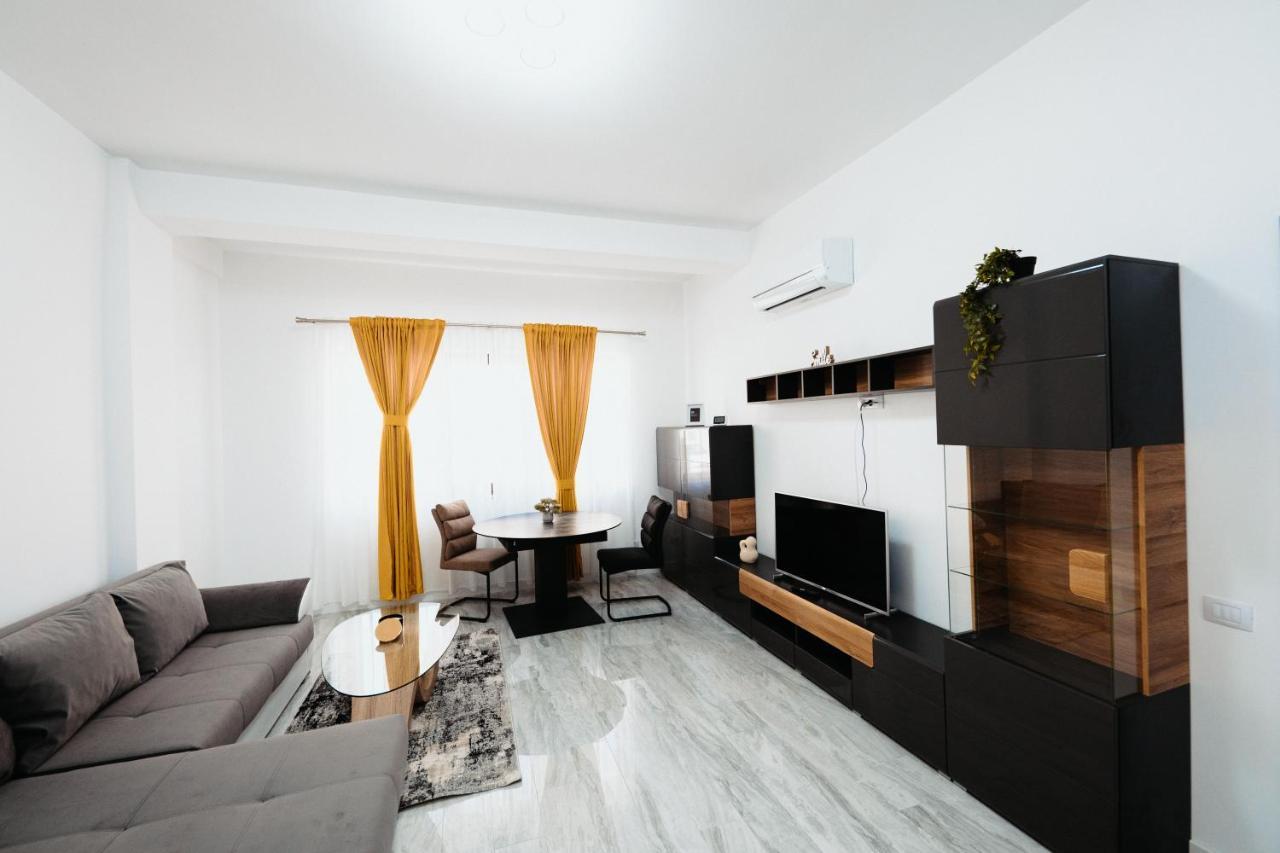 Luxury Cozy Apartments - City Center Suceava Eksteriør bilde