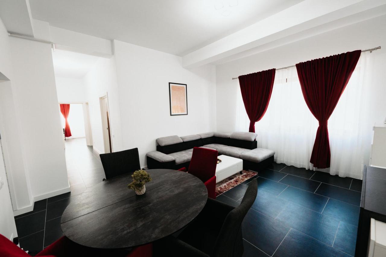 Luxury Cozy Apartments - City Center Suceava Eksteriør bilde