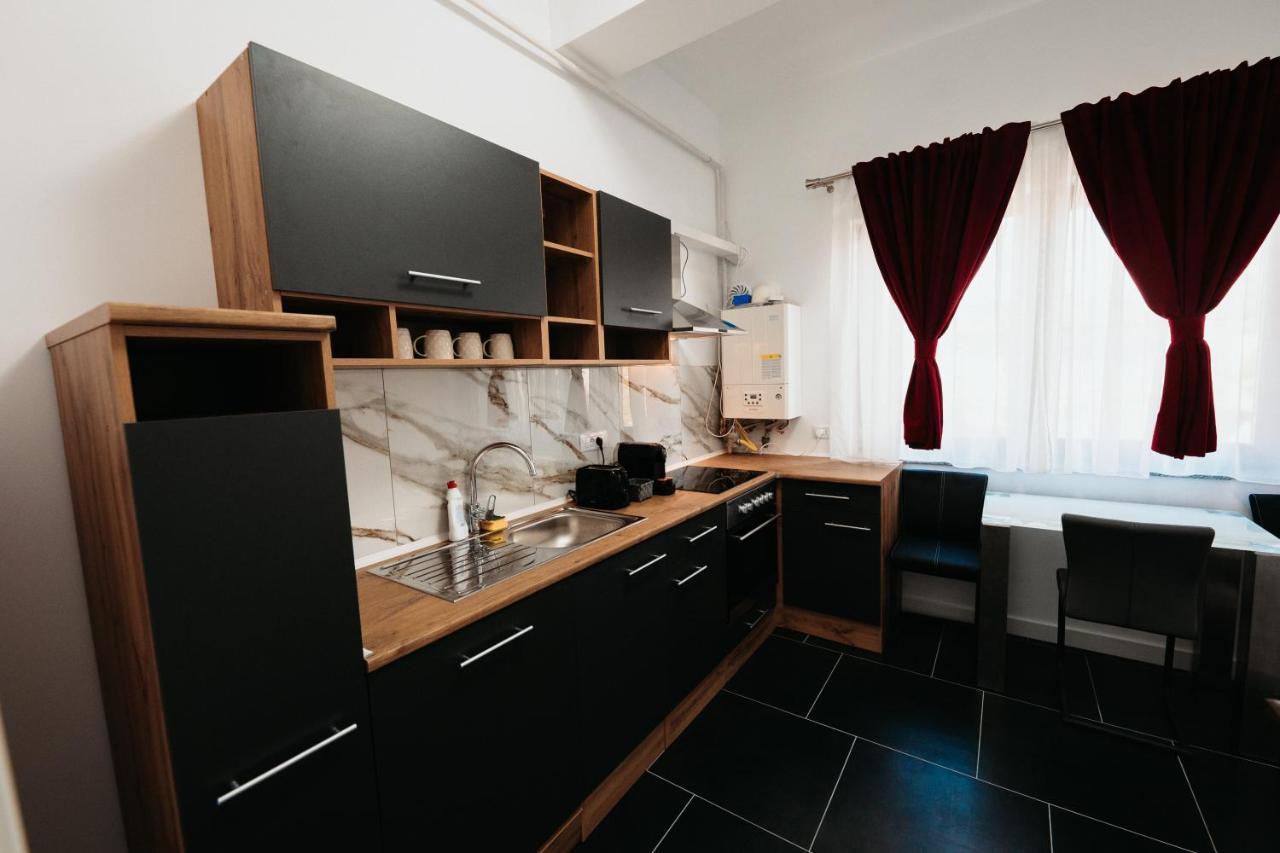 Luxury Cozy Apartments - City Center Suceava Eksteriør bilde