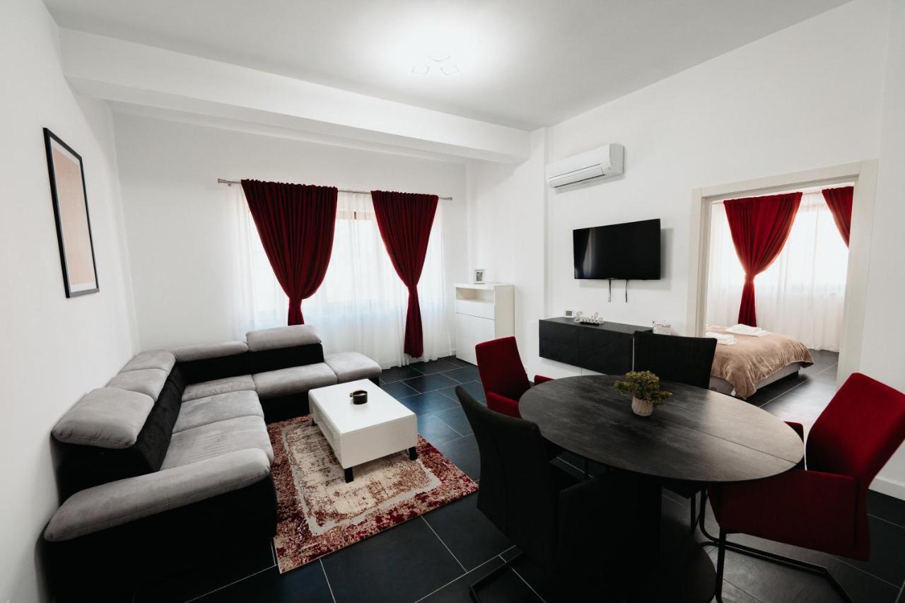 Luxury Cozy Apartments - City Center Suceava Eksteriør bilde