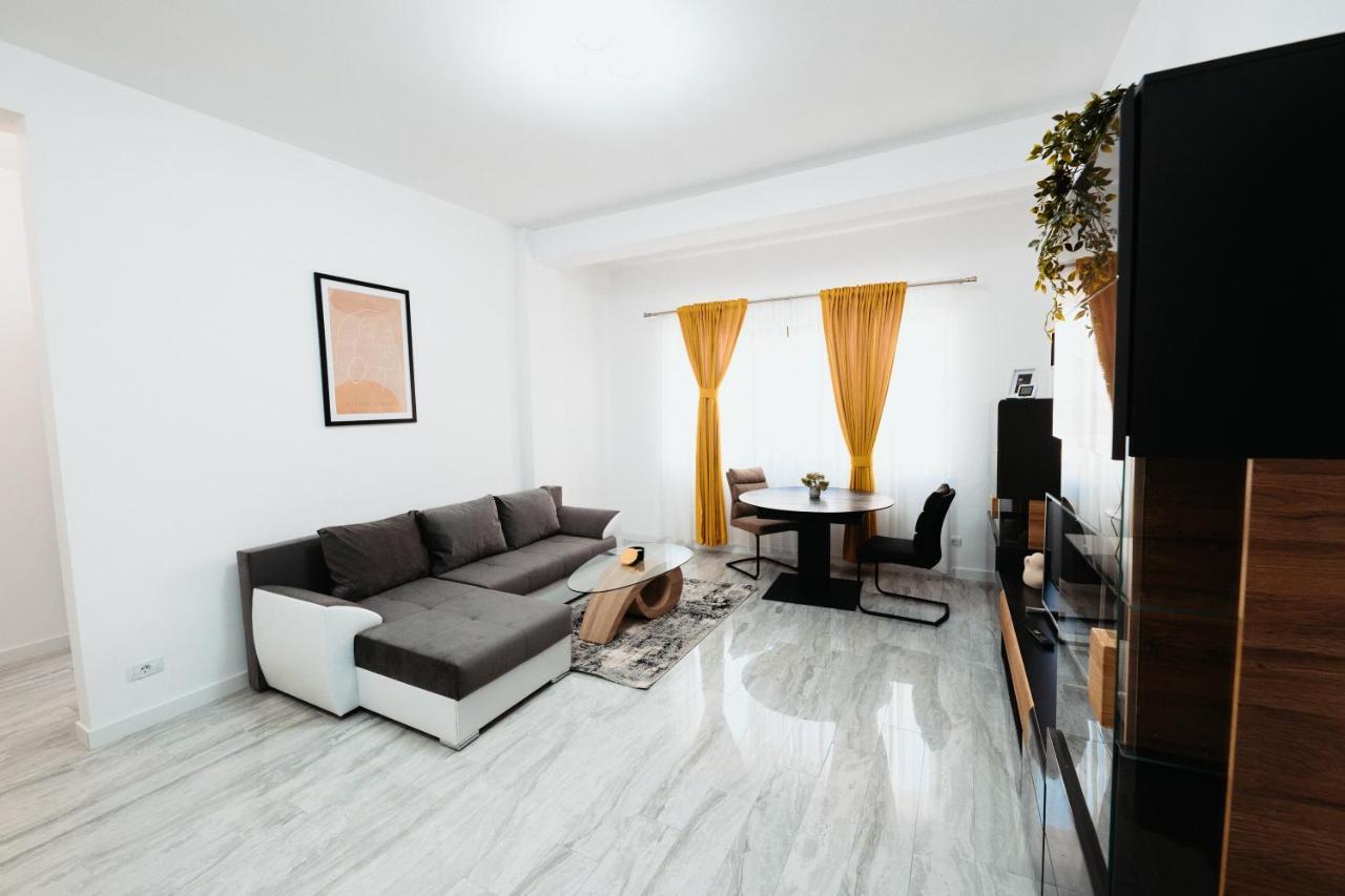 Luxury Cozy Apartments - City Center Suceava Eksteriør bilde