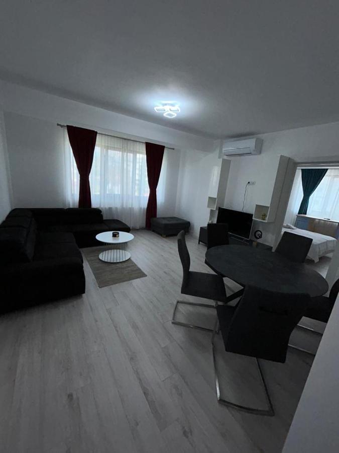 Luxury Cozy Apartments - City Center Suceava Eksteriør bilde