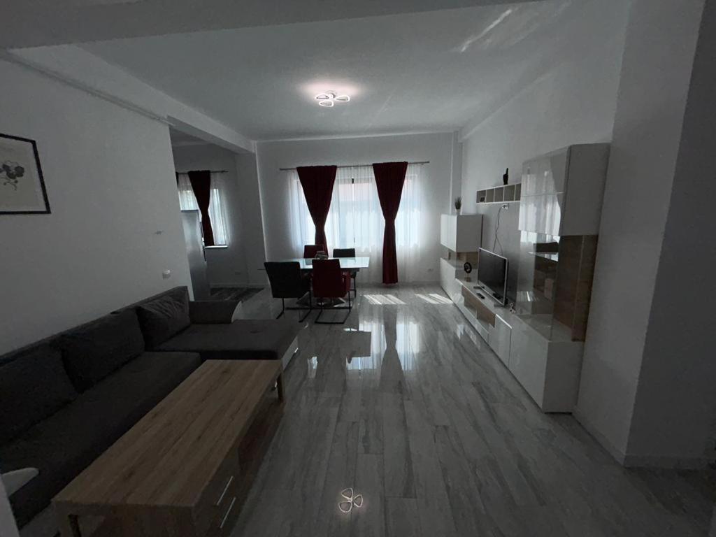 Luxury Cozy Apartments - City Center Suceava Eksteriør bilde